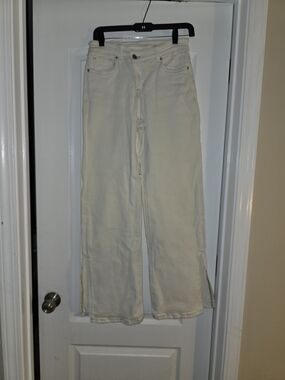 Women’s Cream Wide-Leg Jeans